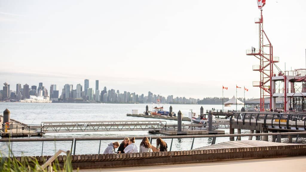 Waterfront Promenade & Views