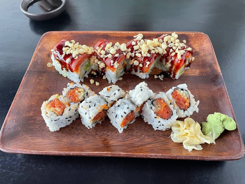 Customizable & Fresh Poke Bowls