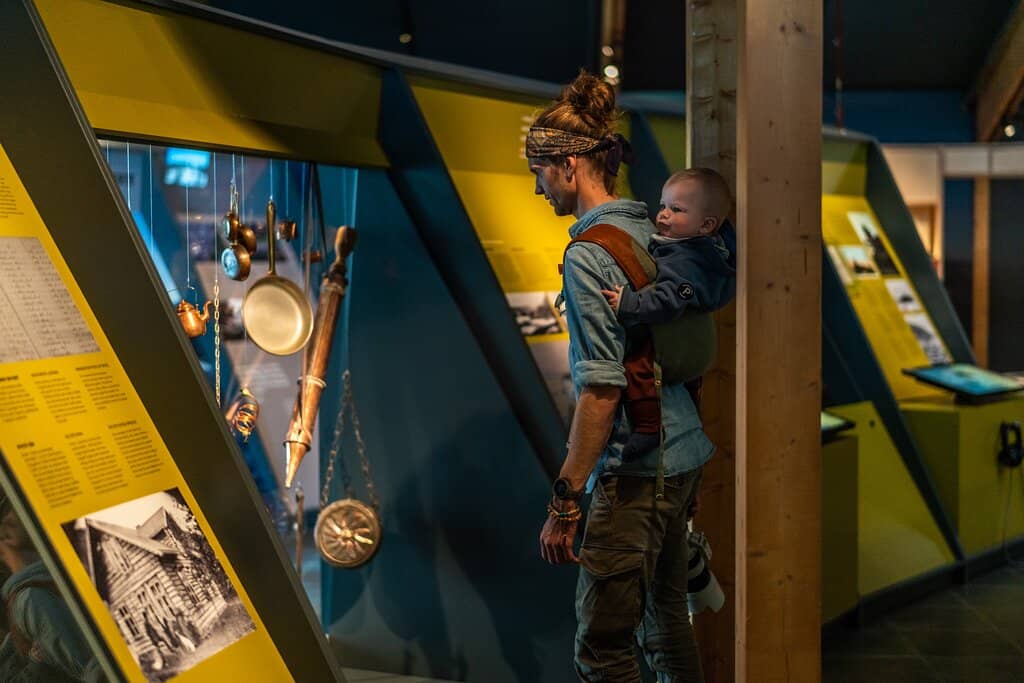 Arctic Rock Art Archaeology