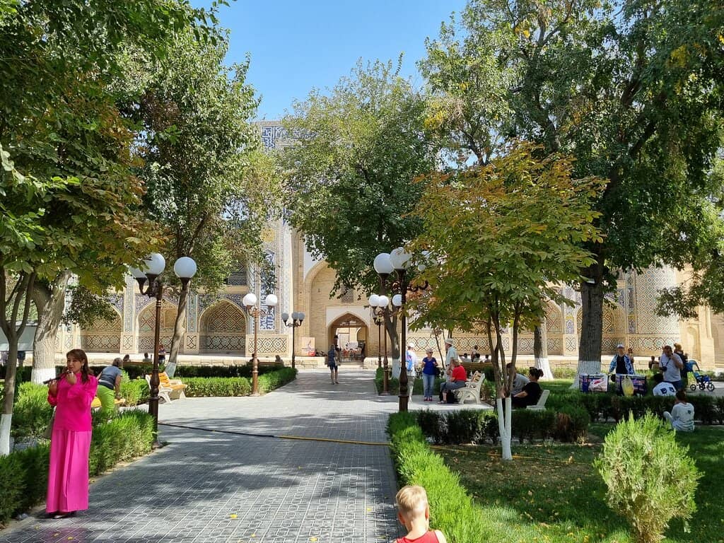 Nadir Divan-Beghi Madrasah & Khanqah