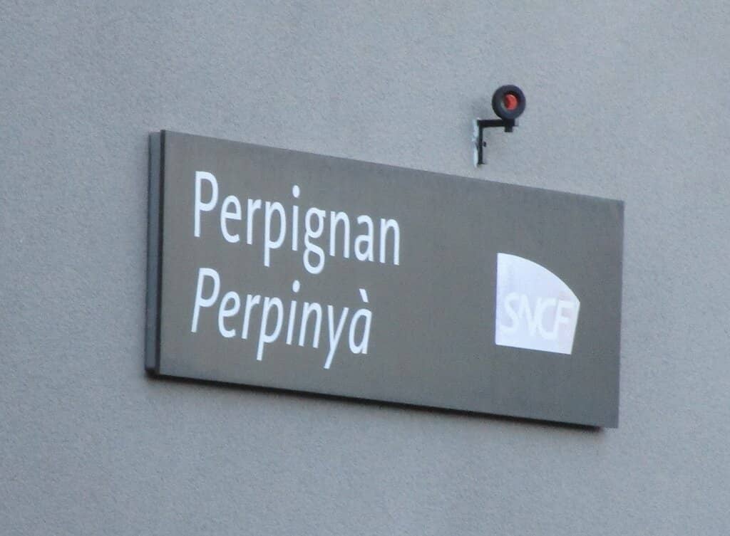 The Shopping Center Hub