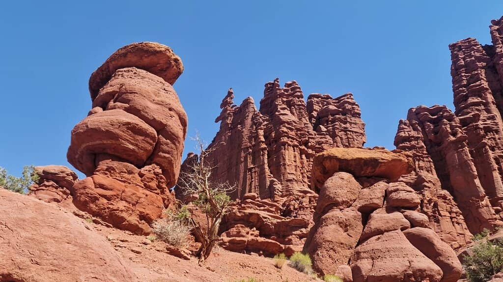 Panoramic Valley Views