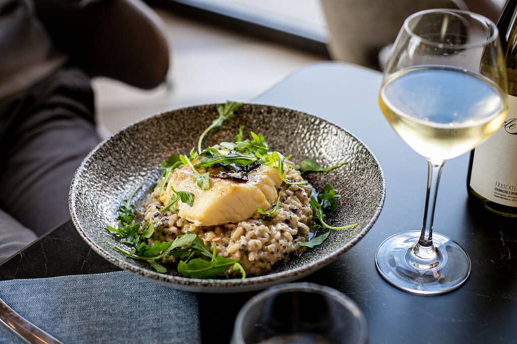 Cozy and Lively Ambiance