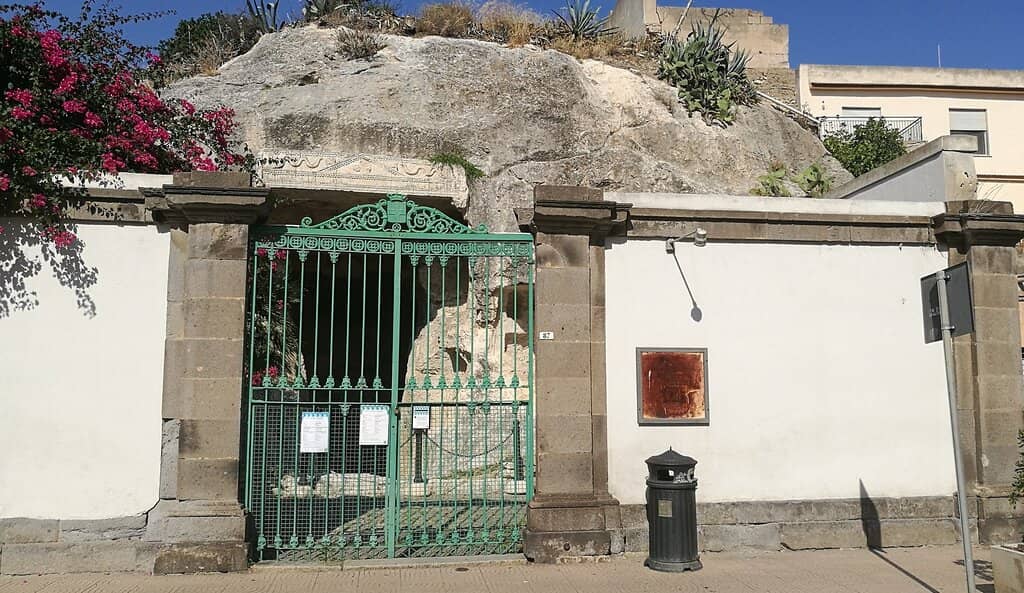 The Viper's Entrance