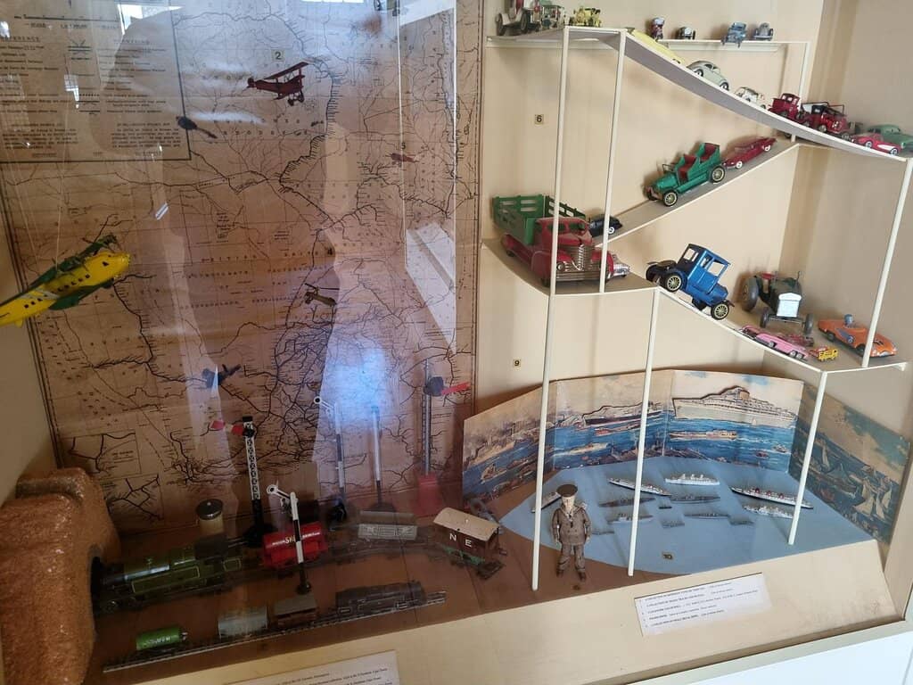 Detailed Miniature Scenes