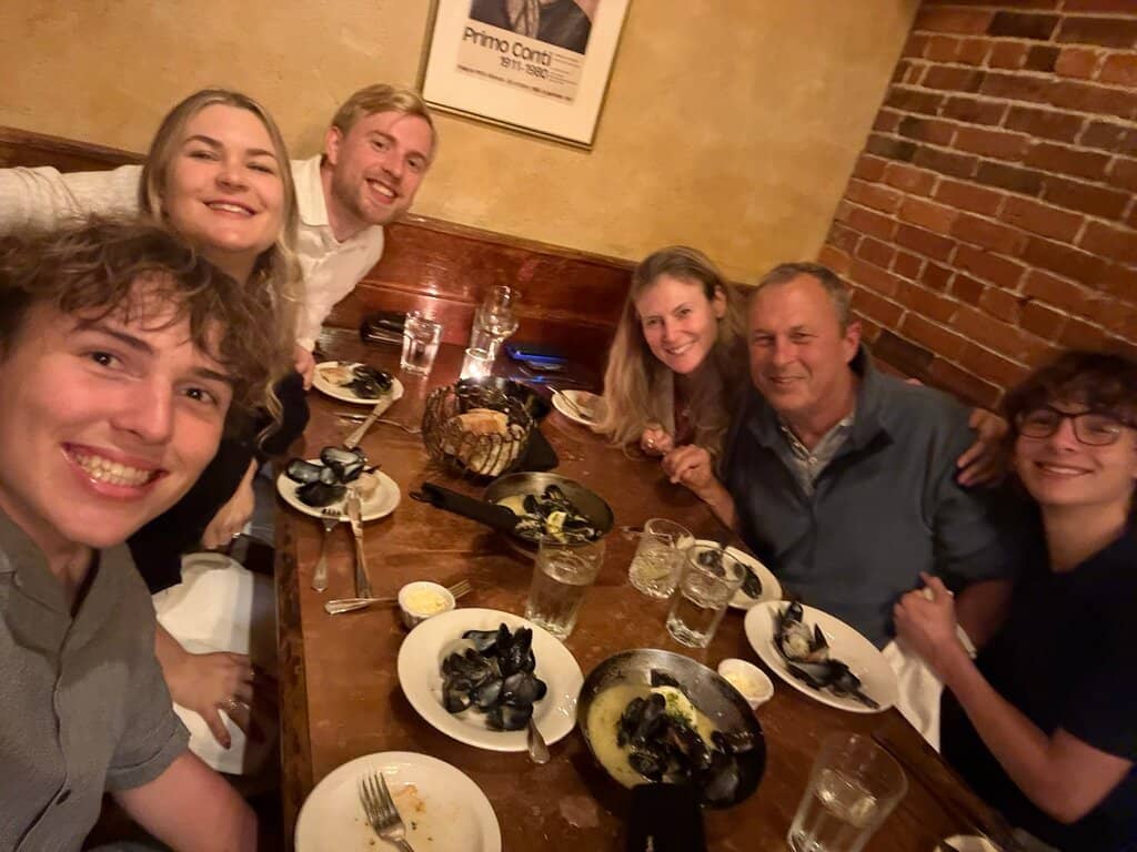 Cozy Bistro Ambiance