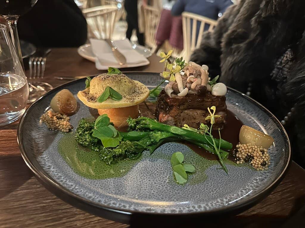 Relaxed Fine Dining Amidst Nature