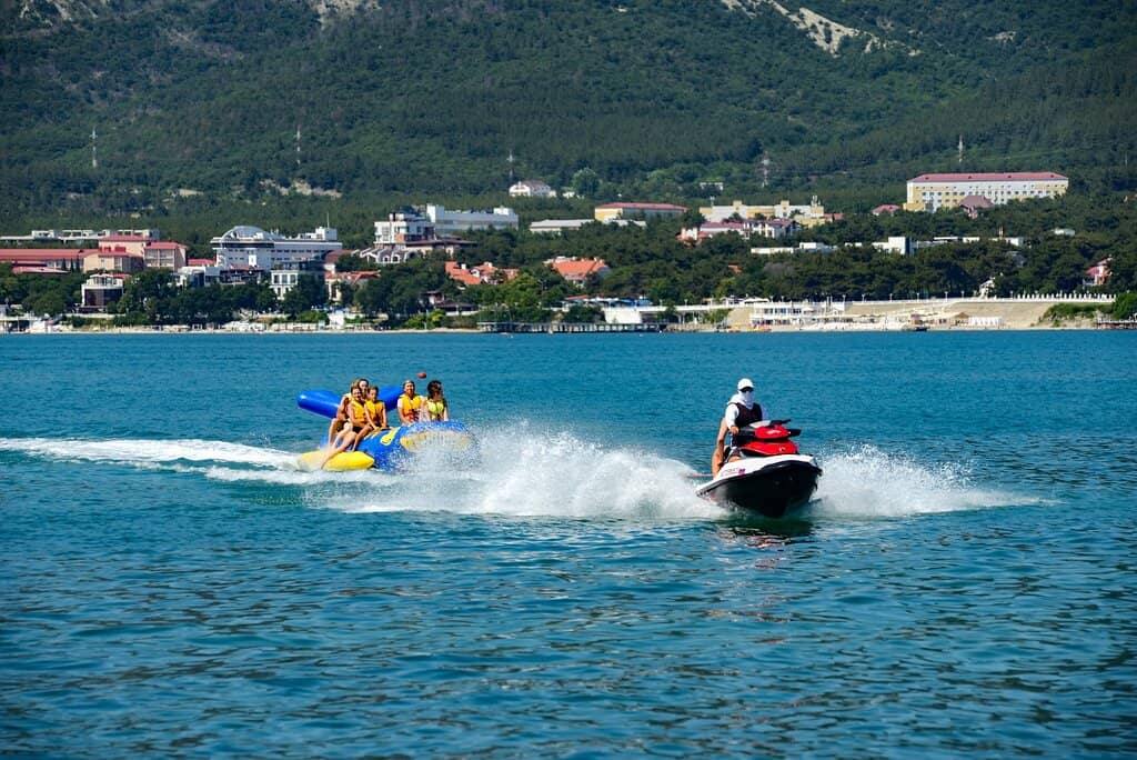 Pebble Shores & Clear Waters