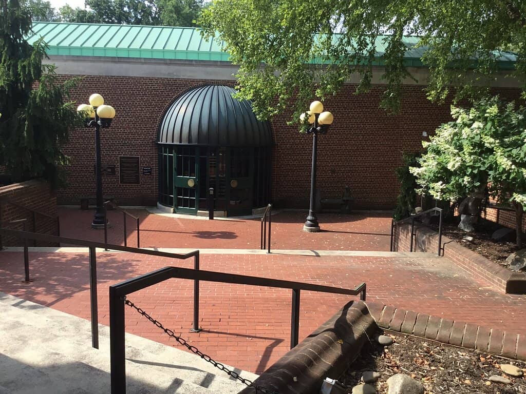 Seasonal Light Displays