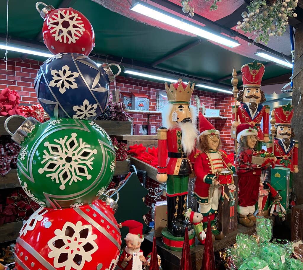 Local Crafts & Gifts