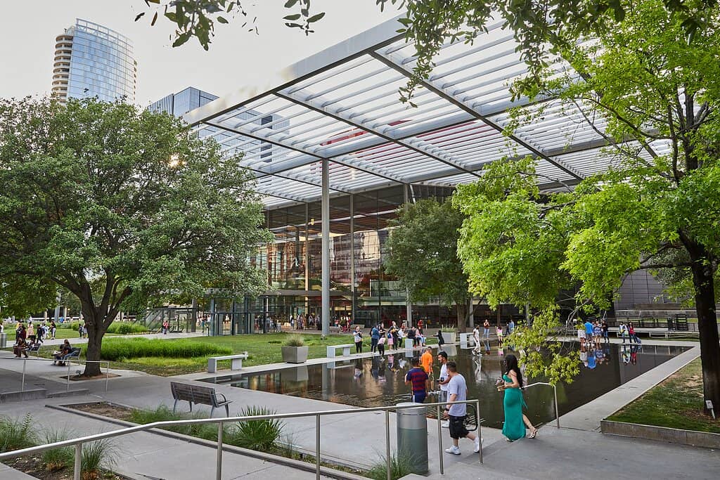 Convenient Amenities