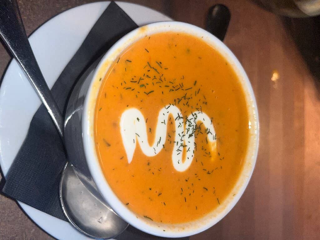 Riverside Ambiance & Dog-Friendly