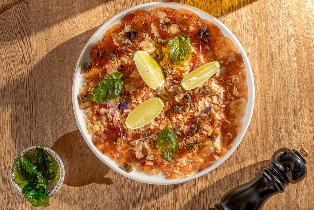 Carpaccio de Salmon y trufa blanca