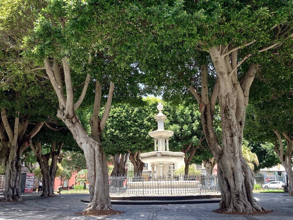 Artist Alley & Vendor Booths