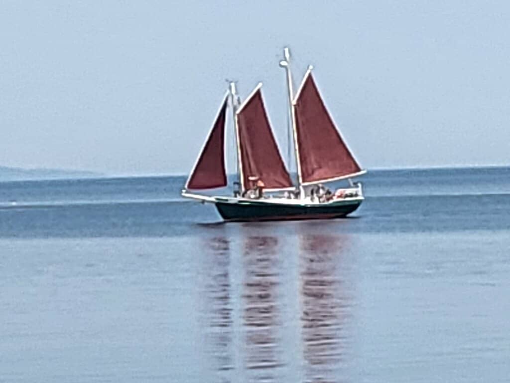 Artist Point Breakwall Walk