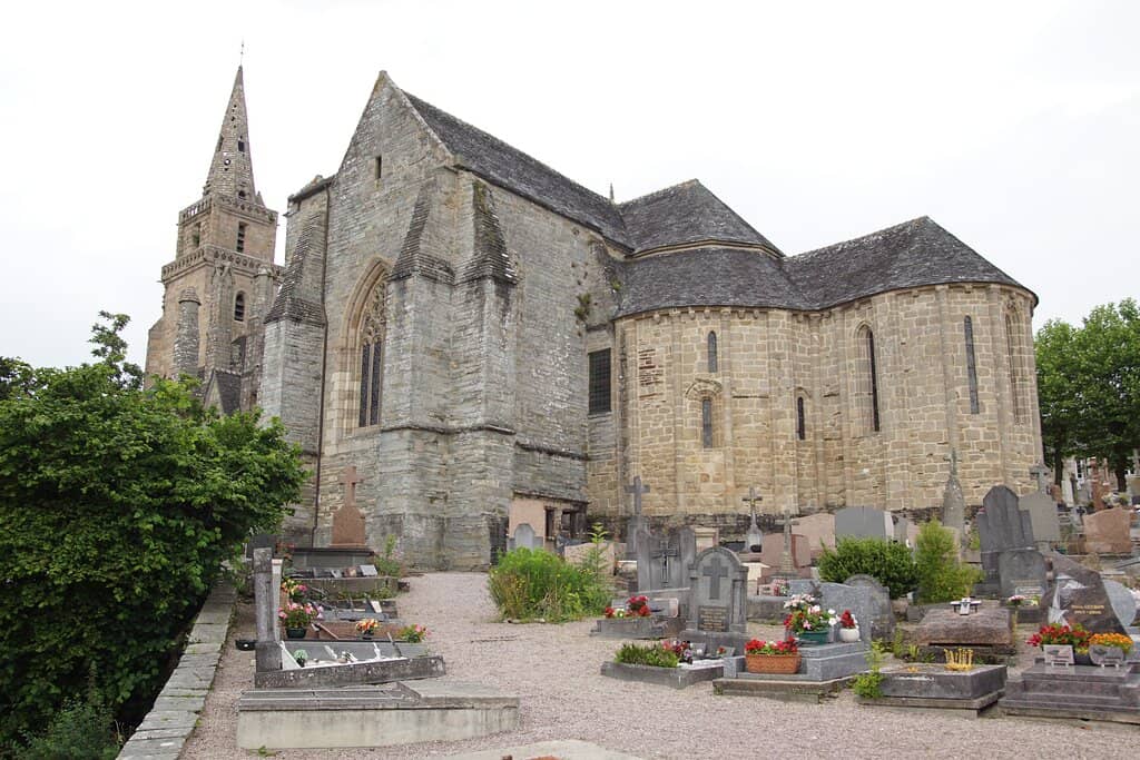 Brélévenez Church Interior