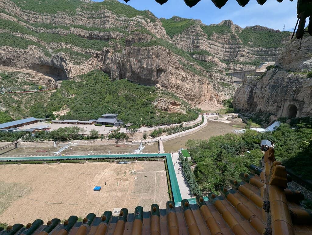 Panoramic Mountain Views