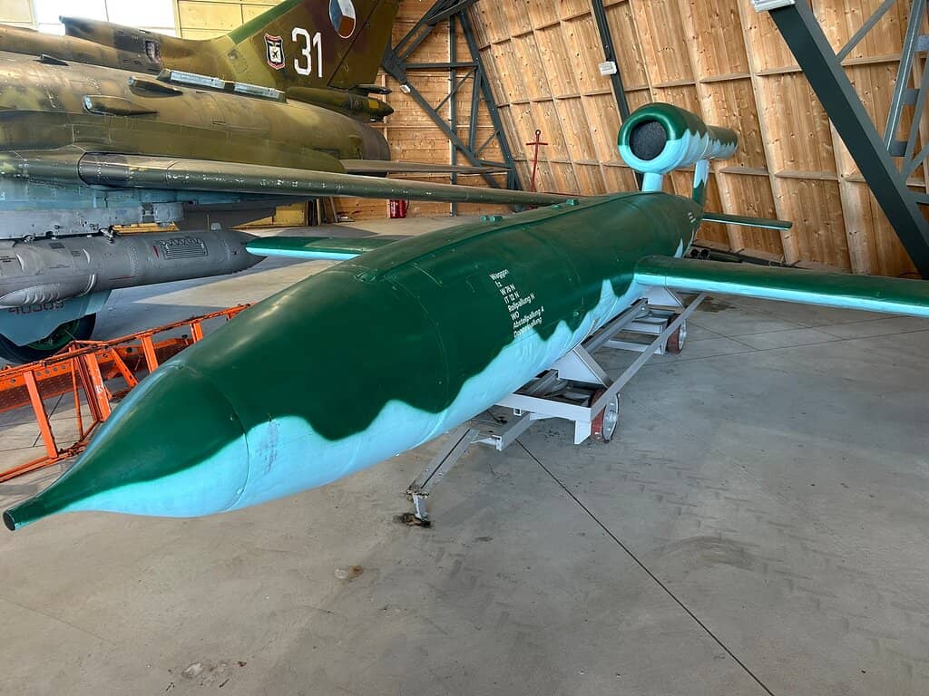 Outdoor Aircraft Displays