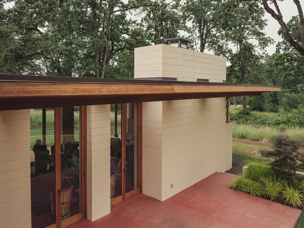 Riverside Dining Experience