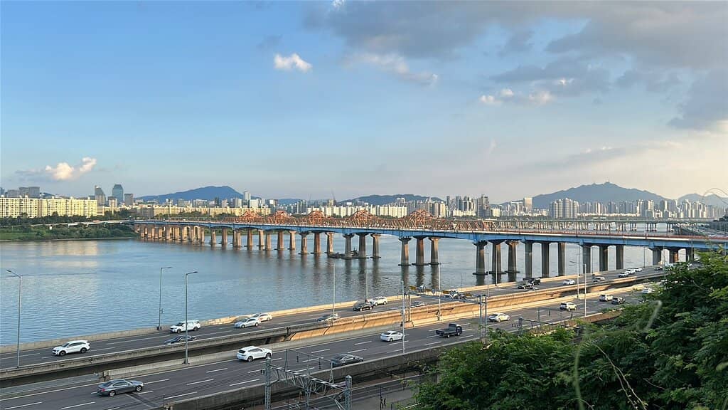 360-Degree City Panorama