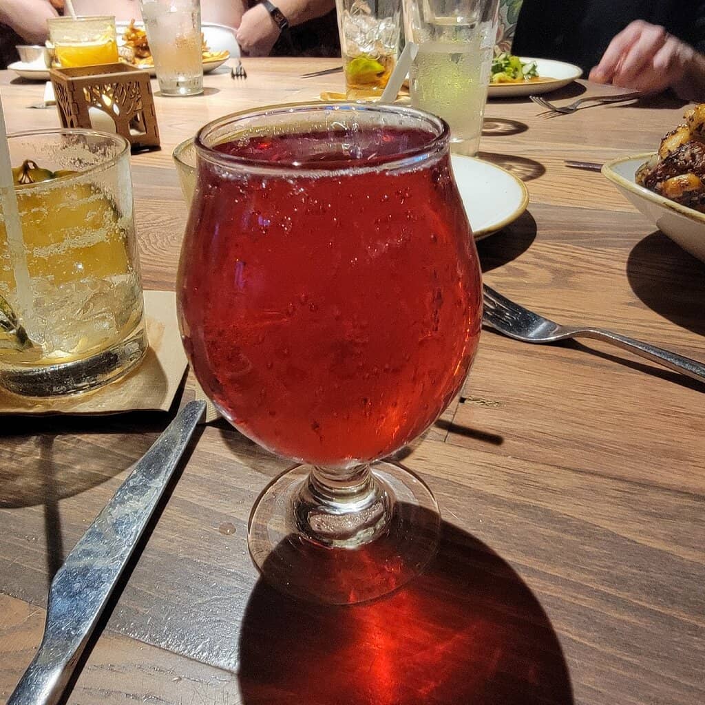 Lively Atmosphere & Live Music