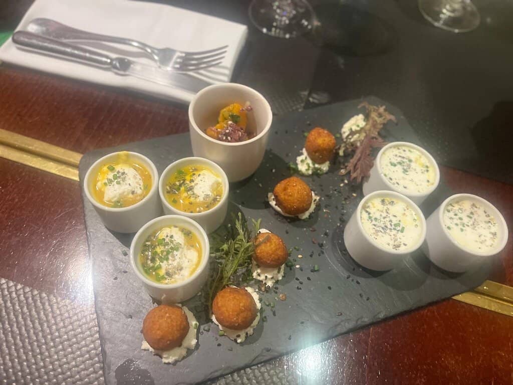 Warm & Rustic Atmosphere