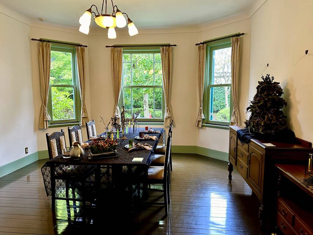 Beautifully Maintained Gardens