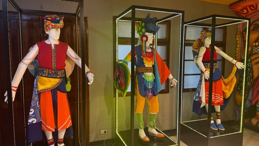 Artistic Float Miniatures