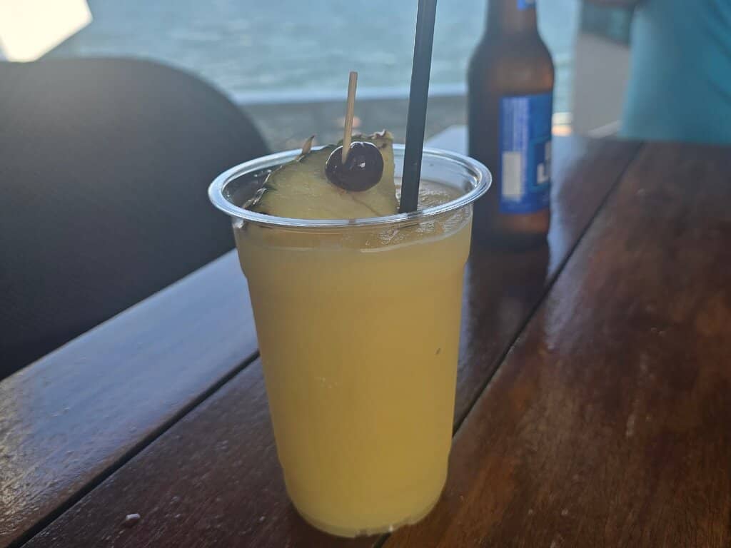 Cozy Teaki Huts & Ambiance