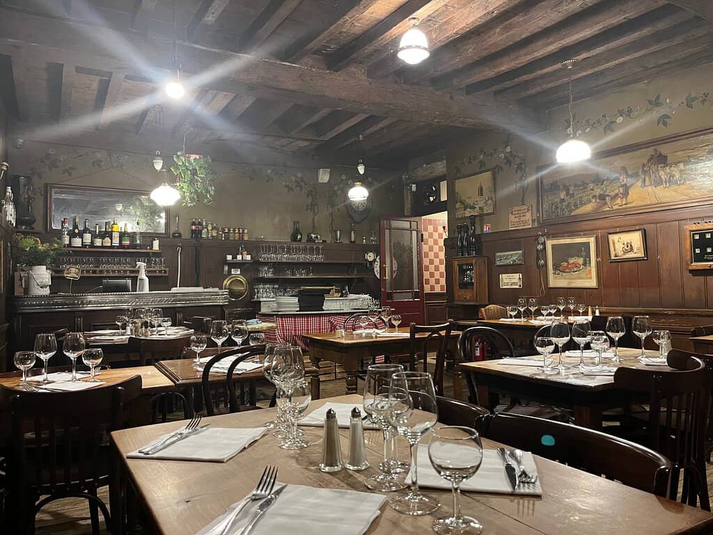 Vintage & Quirky Atmosphere