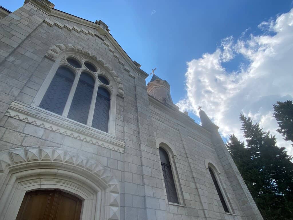 Peaceful Courtyard Park