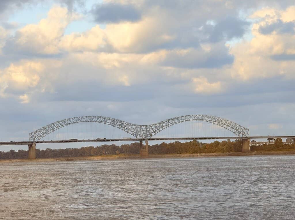 Dinner & Music Cruise