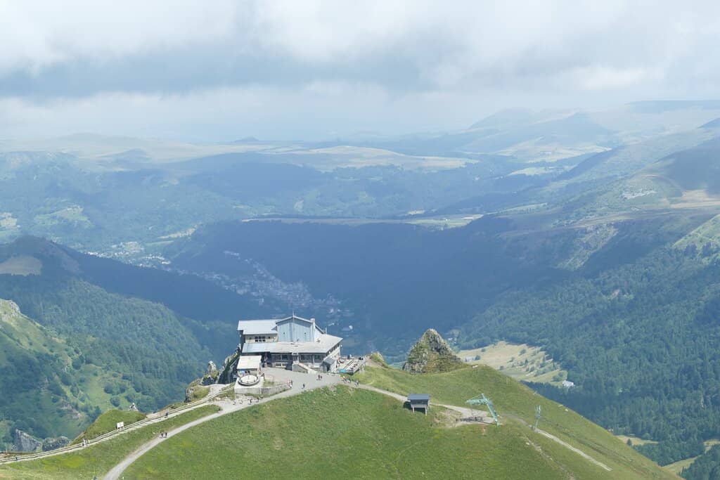 Chaudefour Valley Hike