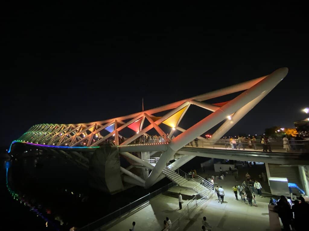 Kite-Shaped Architecture