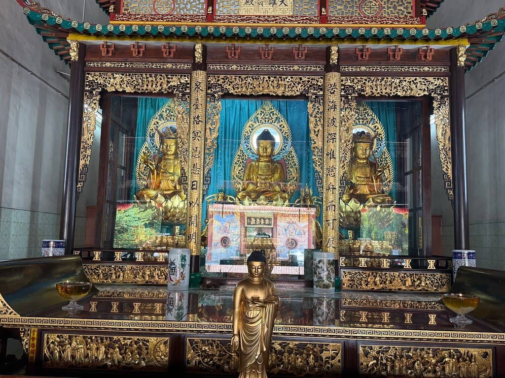 Giant Buddhist Statues