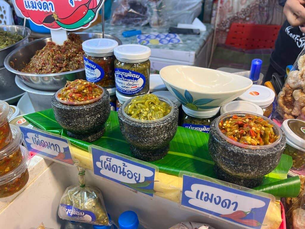 Unique Souvenirs & Crafts