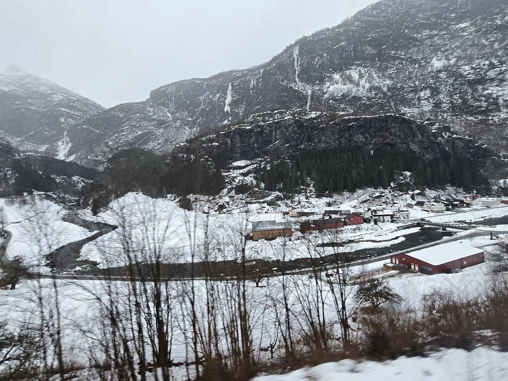 Kjosfossen Waterfall & Huldra Performance