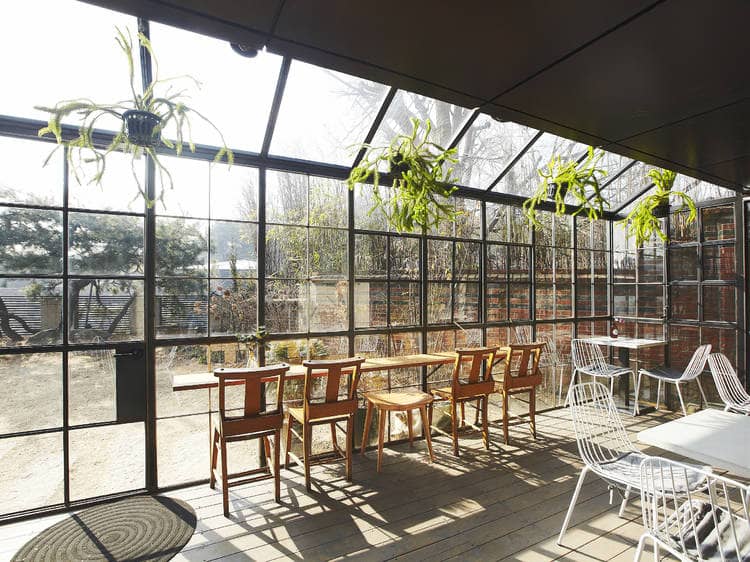 Local Cafes and Eateries