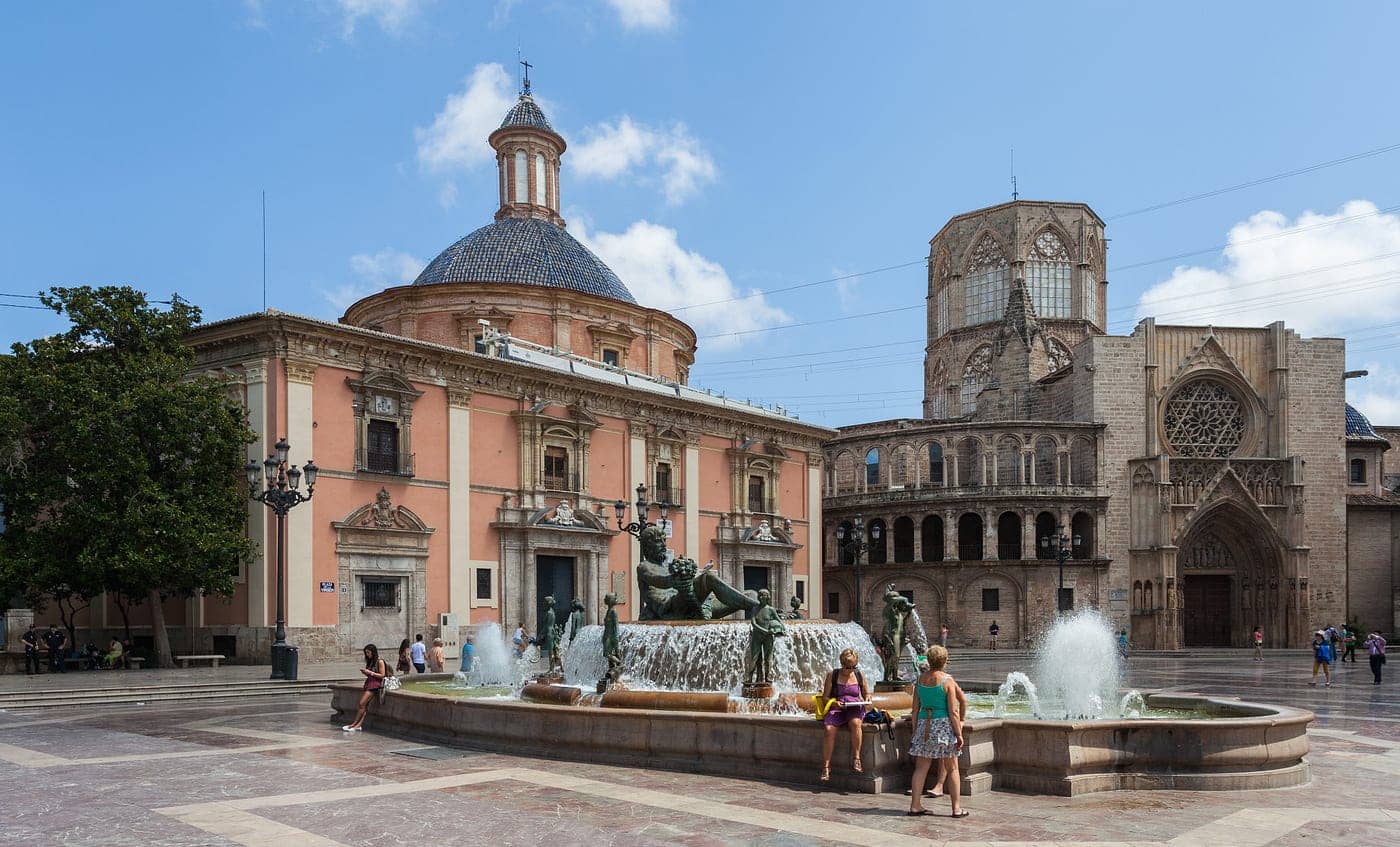 Local Cafes and Eateries