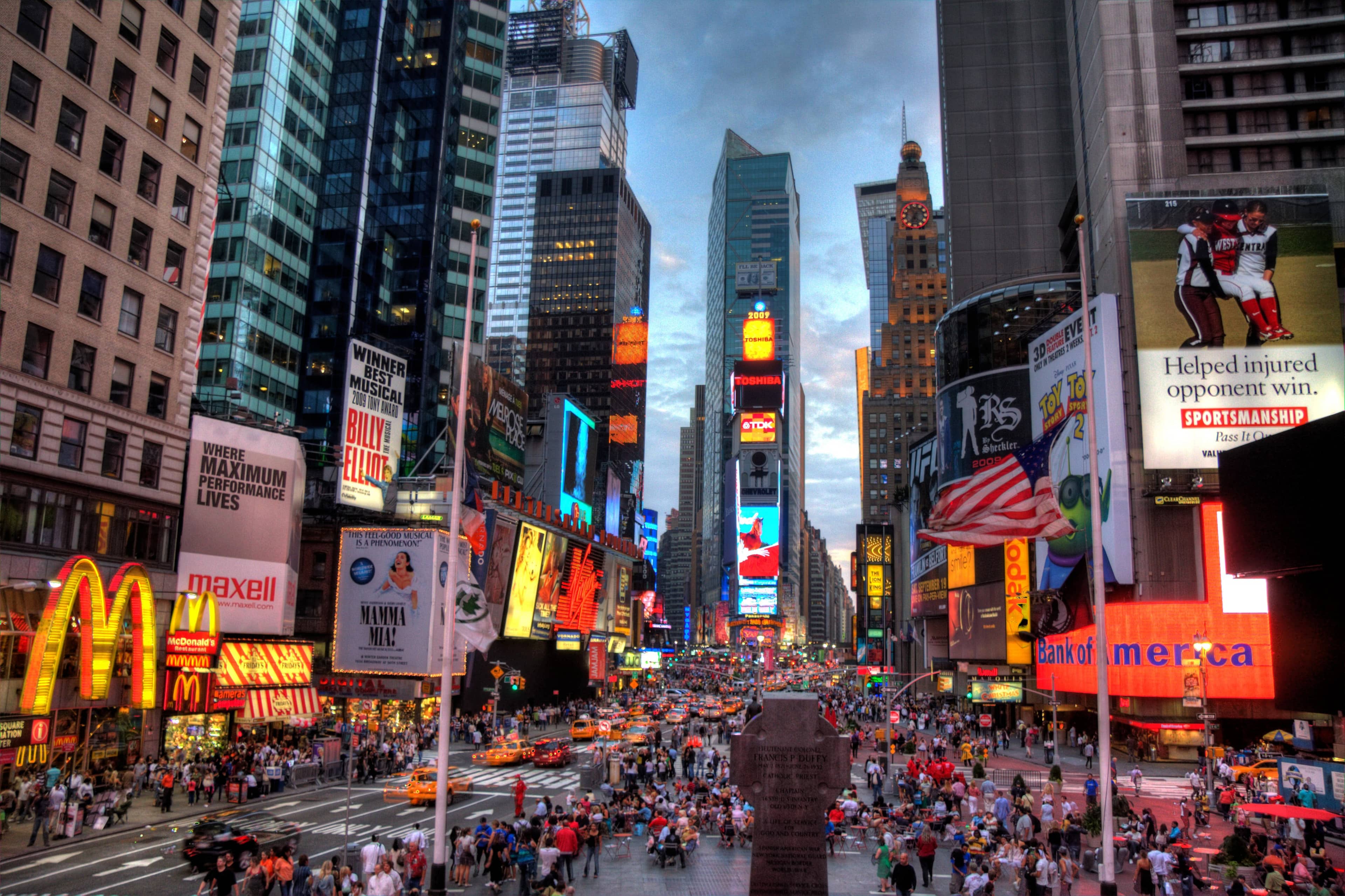 Local Boutiques & Eateries