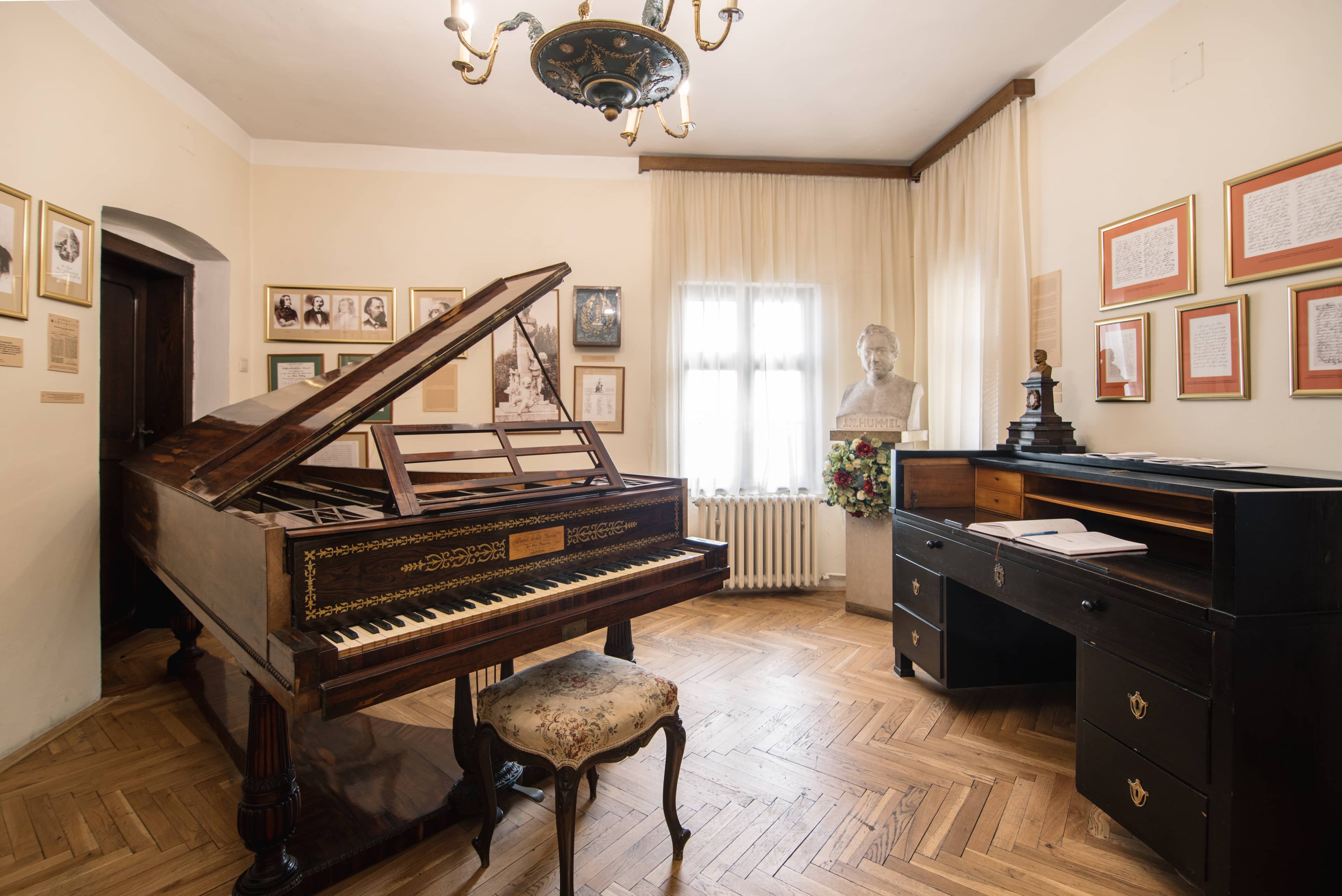 Intimate Musical Atmosphere