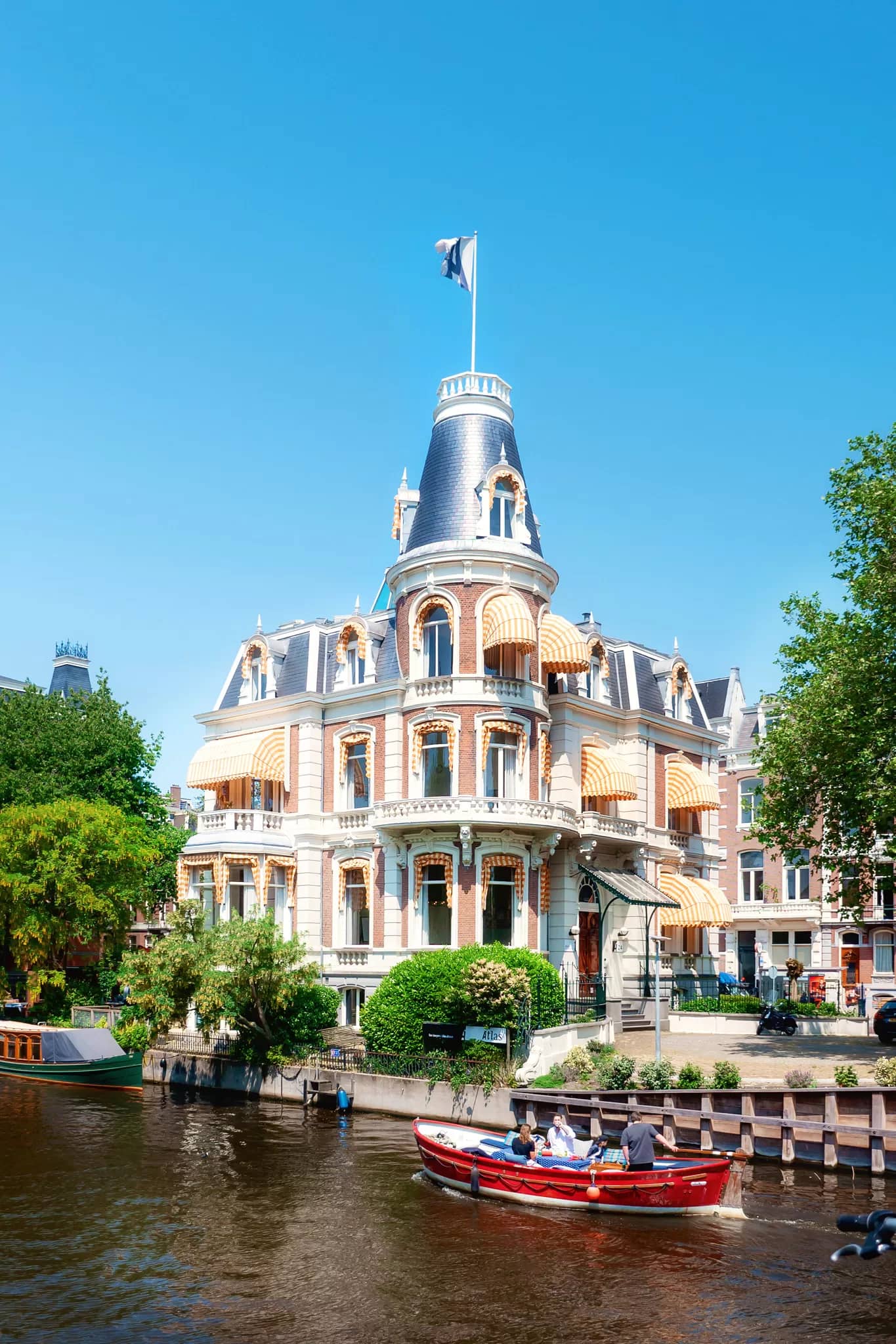 Historic Canal House Setting