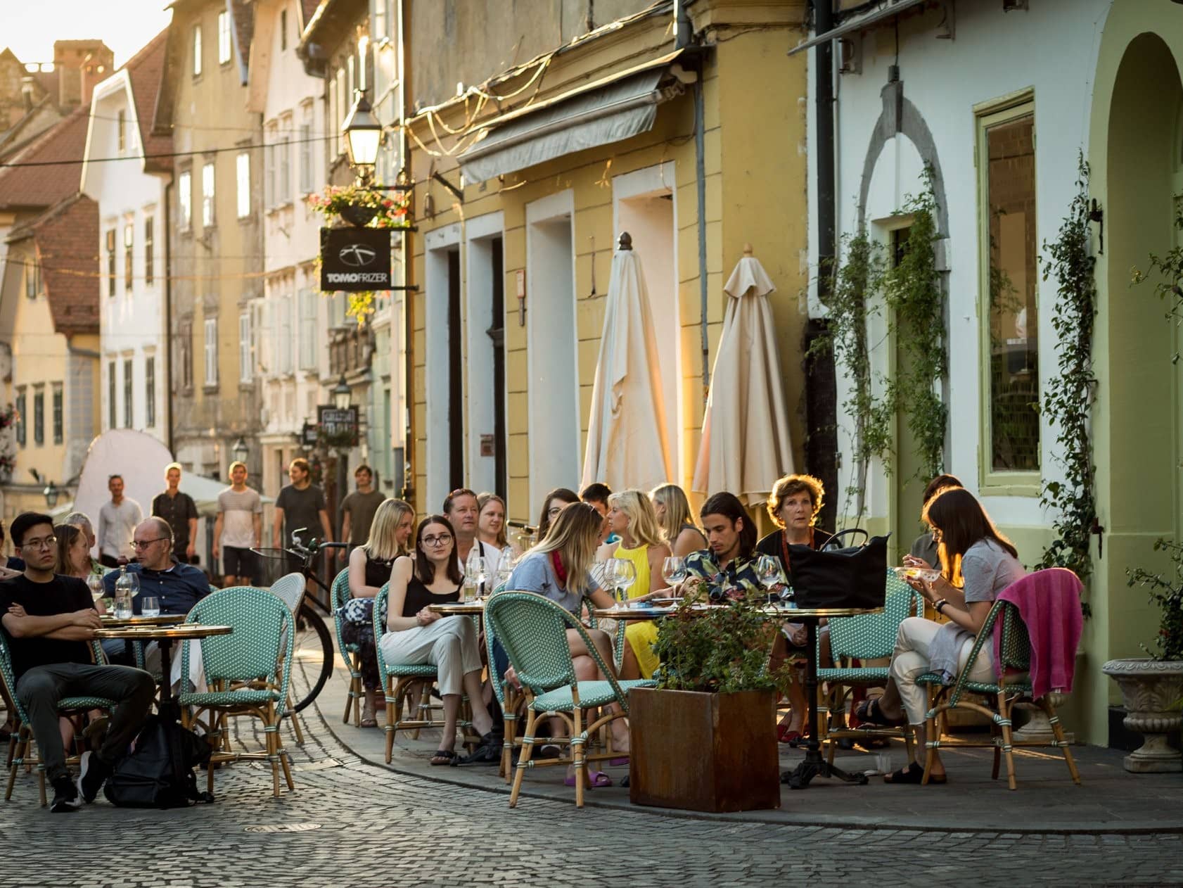 Sidewalk Dining