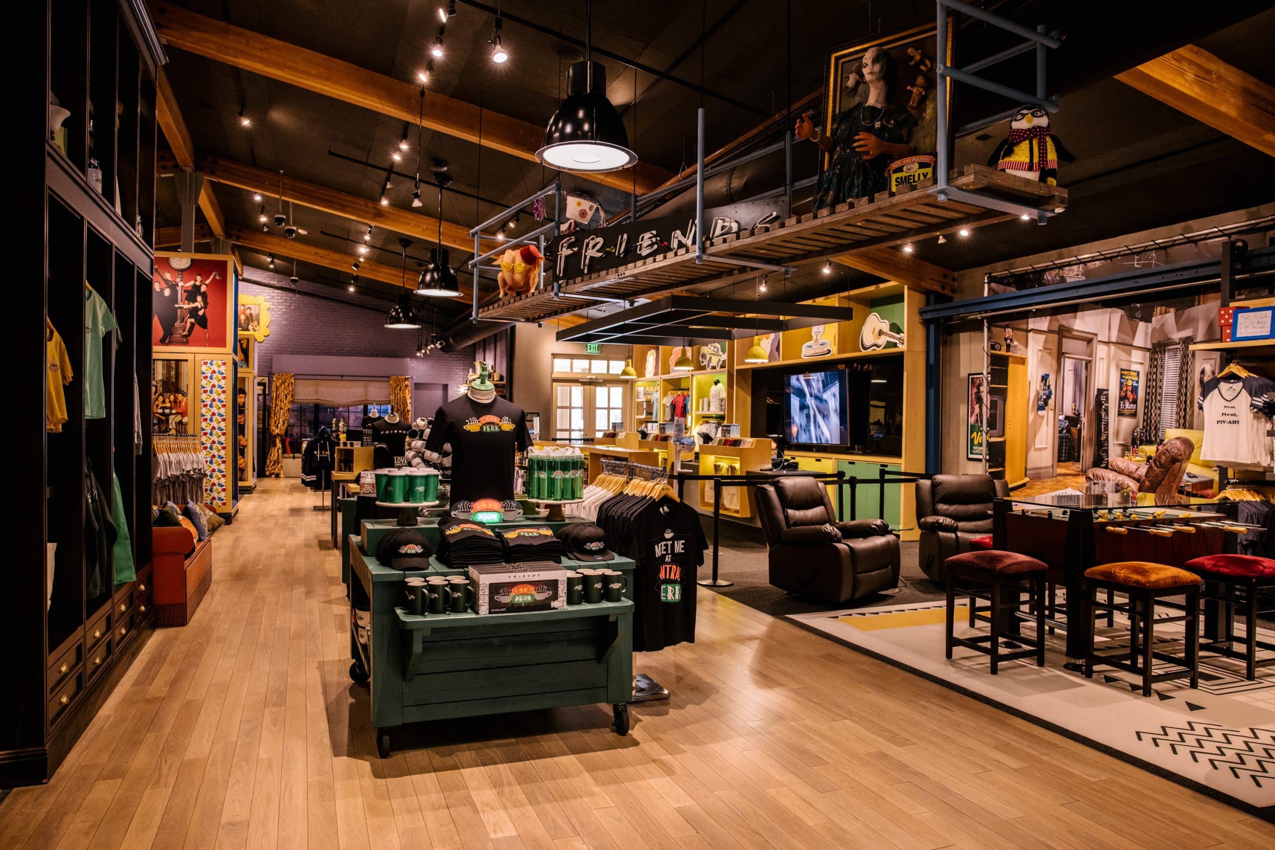 Friends Sets & Props