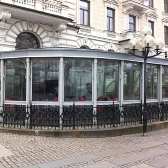 Boutiques and Restaurants