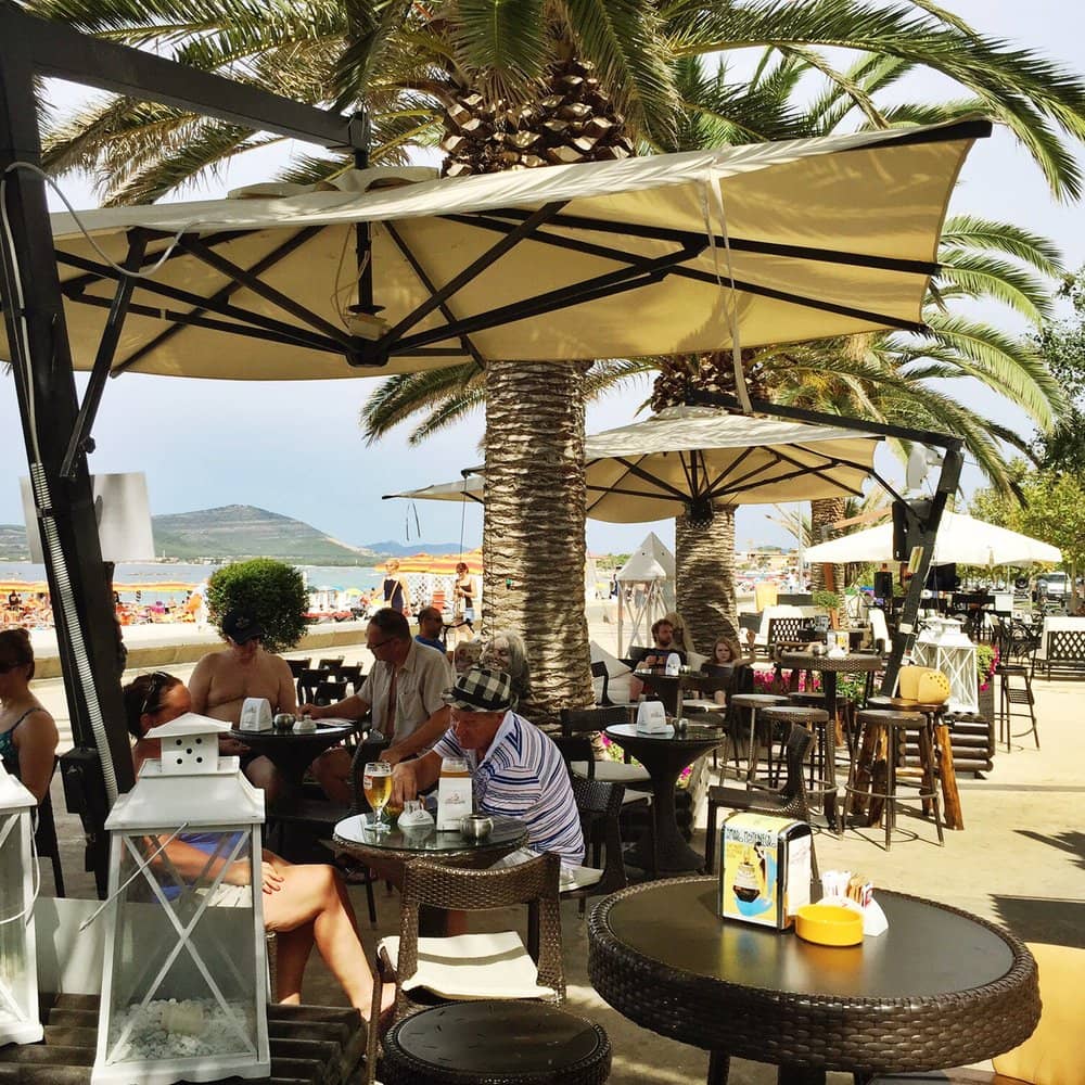 Beachfront Cafes & Restaurants