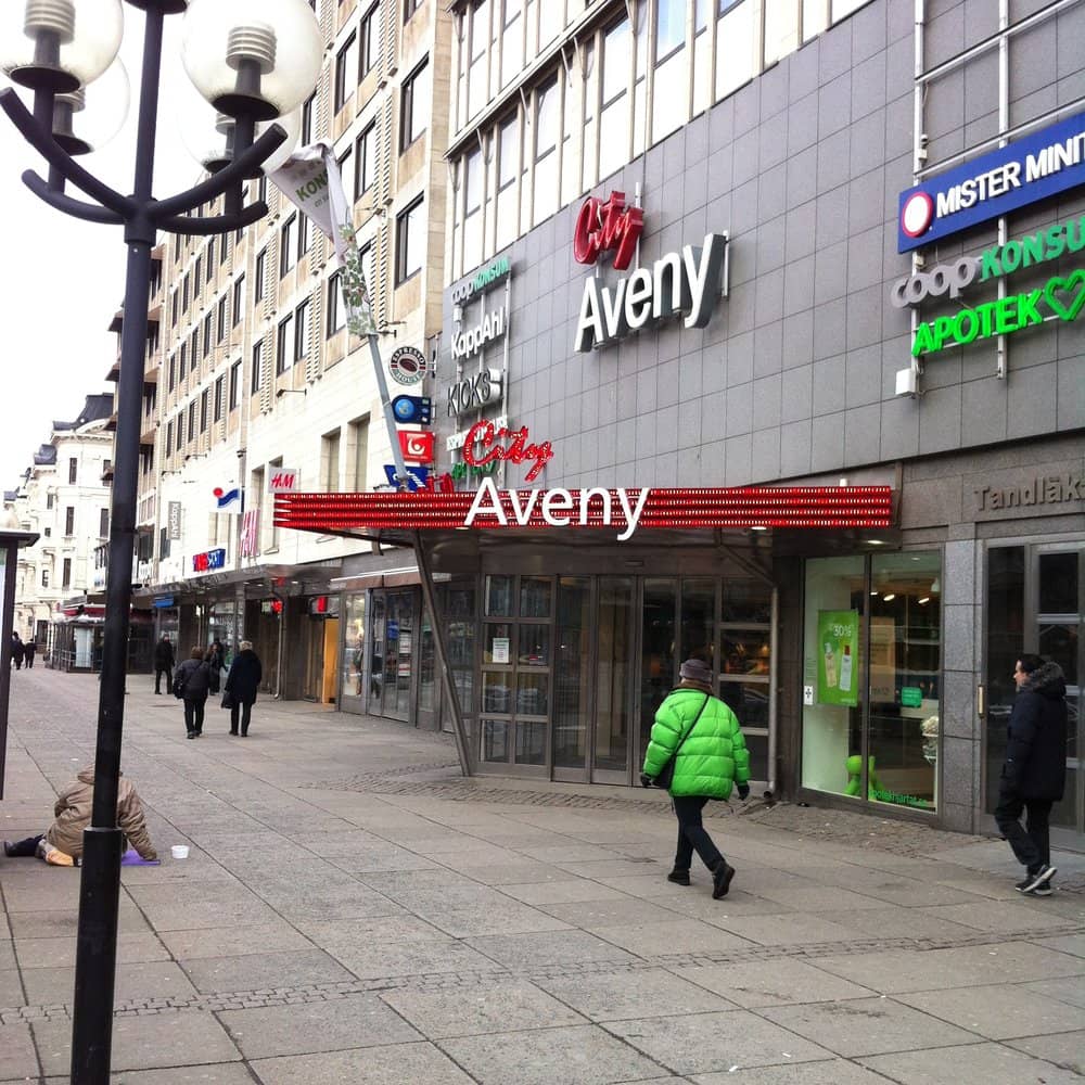 Shopping and Dining Hub