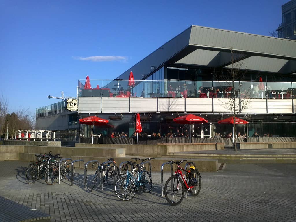 Craft Beer Market & Tap & Barrel