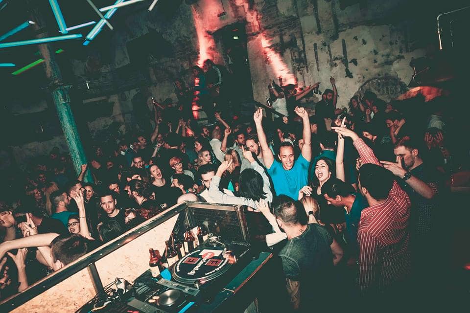 Live Music & DJ Sets