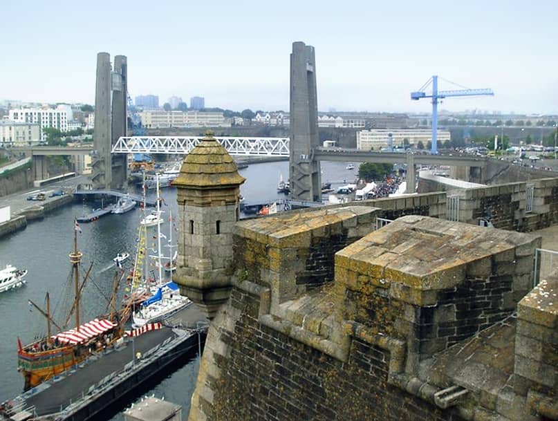 Panoramic Harbor Views